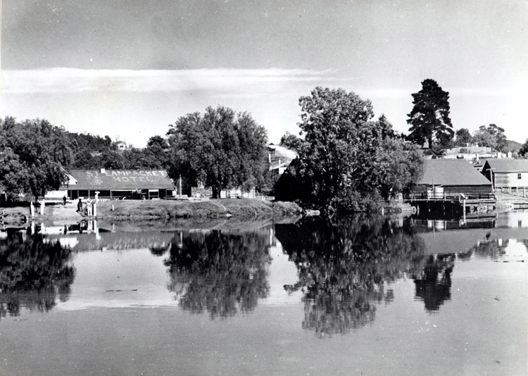 Another death in the Dardanelles – news from 100 years ago