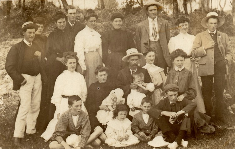 Picnics, a letter home from the Great War and a drunkard