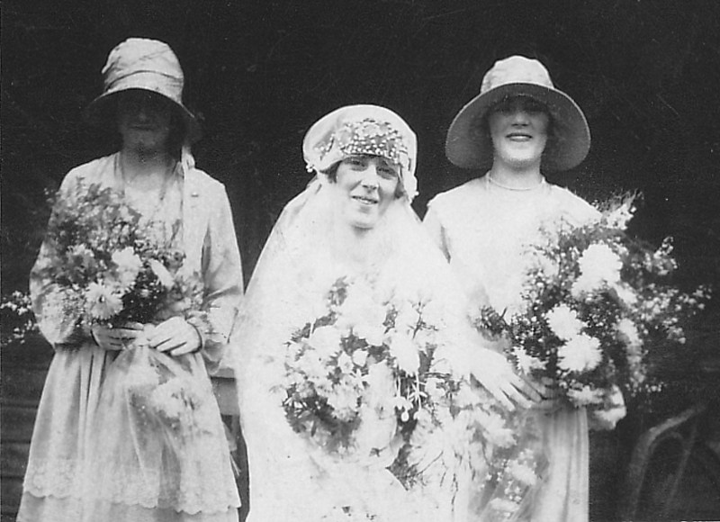 Minnie bride, Daphne Louttit, Minnie Wiggins 1929