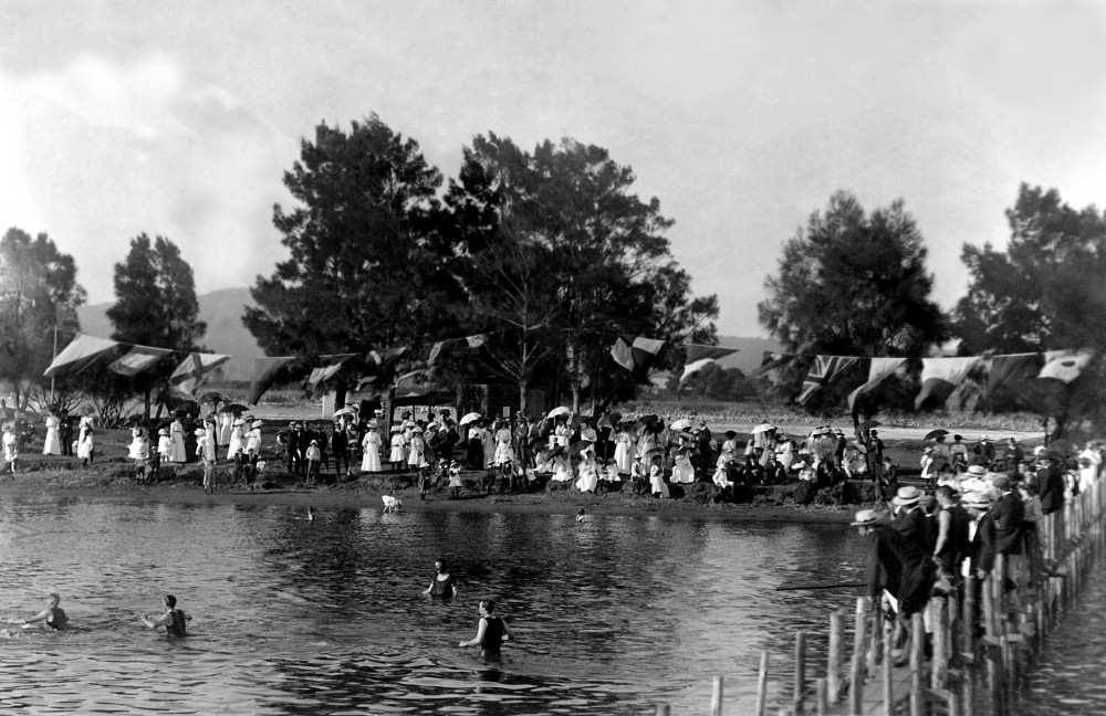 Public Baths, Pensions, Bookmakers and more – News From 100 Years Ago Today.